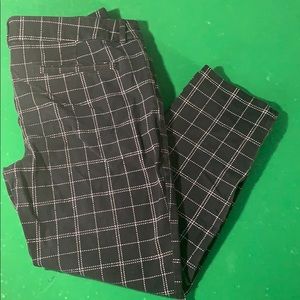 Old Navy Pixie mid-rise ankle length regular pants